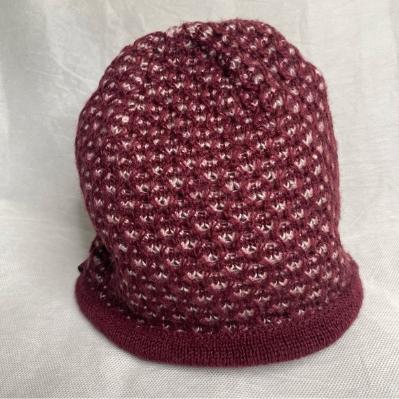 Nike Reversible Beanie Womens OSFM Cable Knit Hat Burgundy Pink Dual Layer Puff - Picture 2 of 8